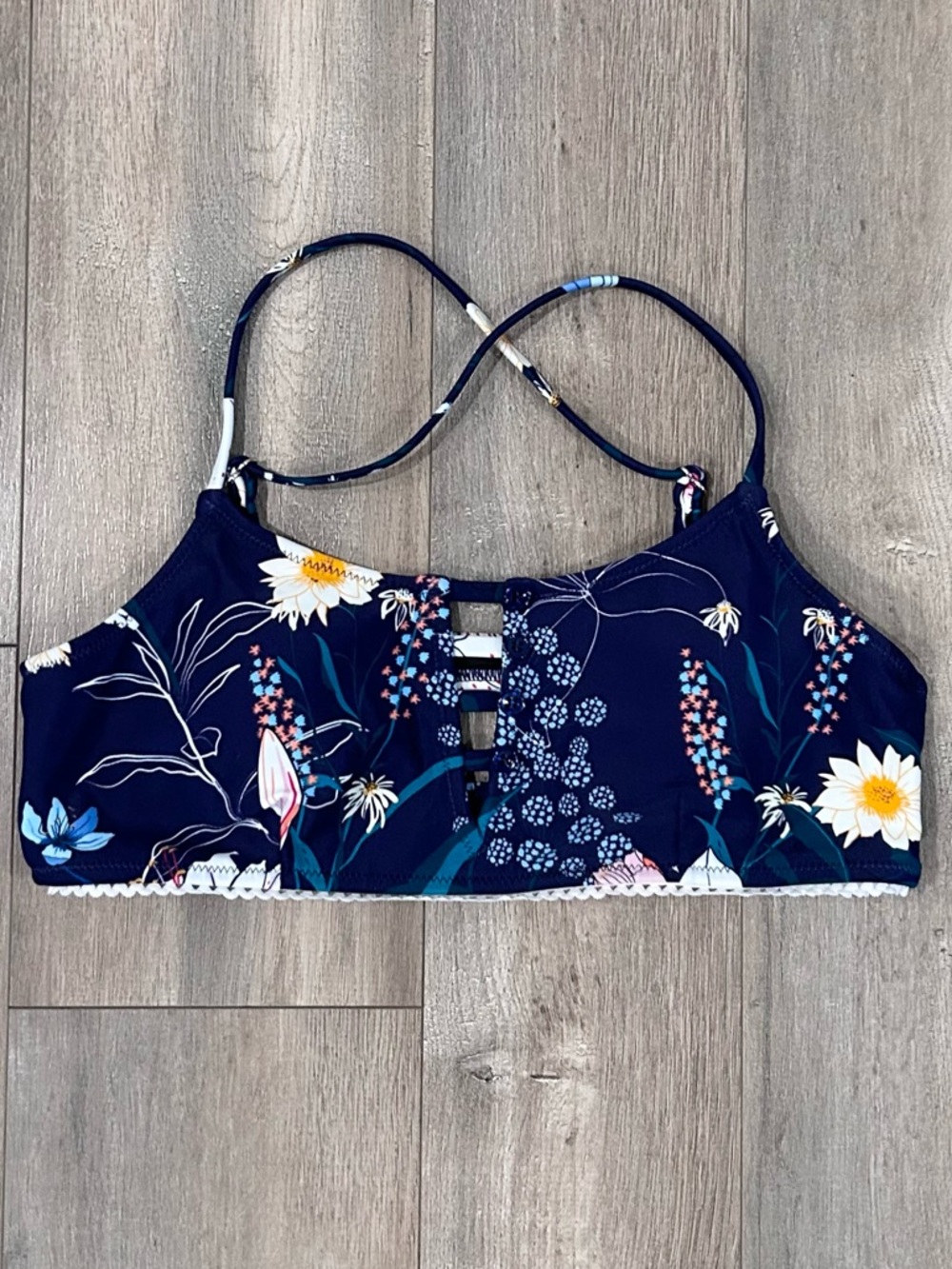 Cupshe Navy Floral Ladder-Front Bikini Top